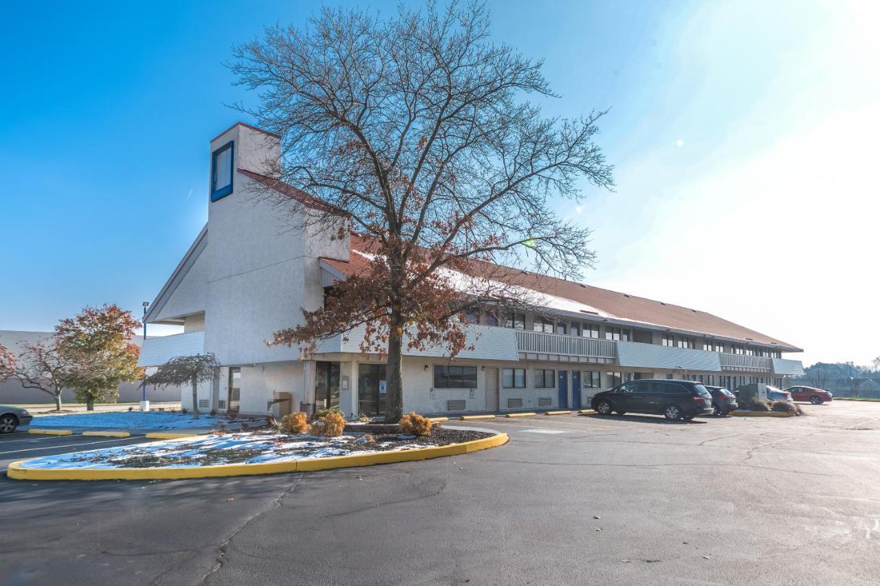 Hotel Akron Northwest - Copley Exterior photo
